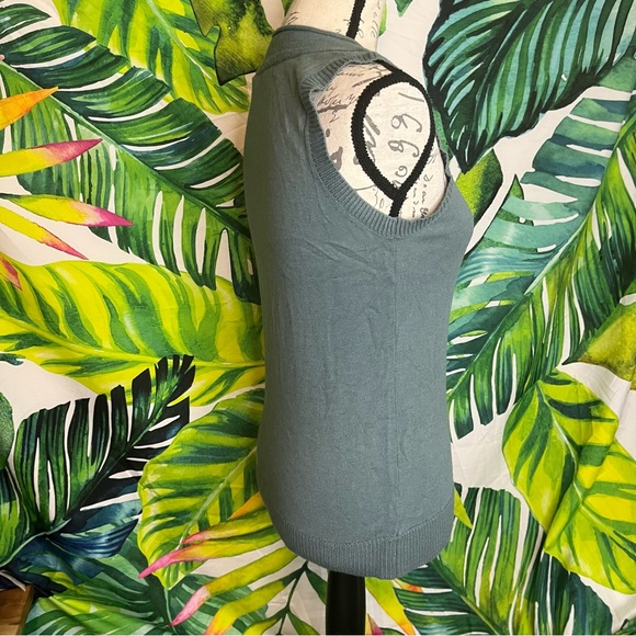 Adrianna Papell Green Small Tight Knit Ribbed Hem Sleeveless Office Sweater - Picture 2 of 13